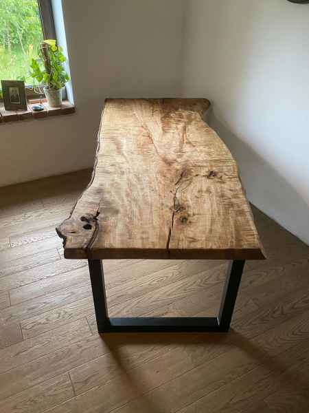 Stół z litego drewna czarne nogi